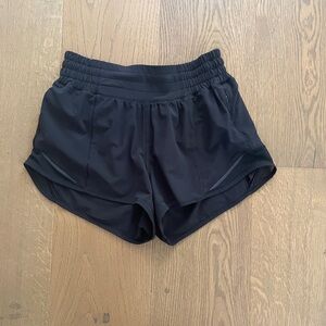 Lululemon Hotty Hot High Rise 2.5